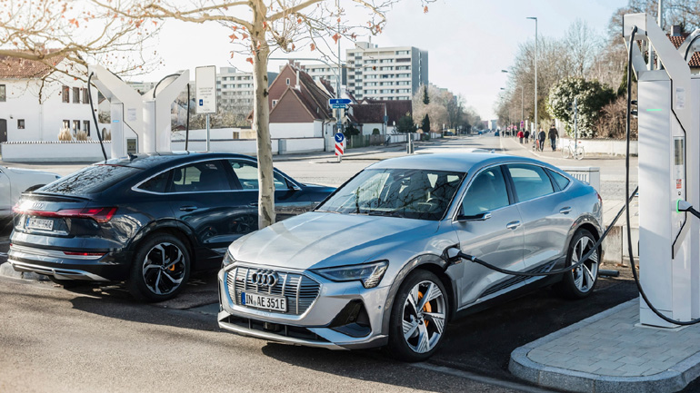 Το Audi e-tron κάνει την πιο «έξυπνη» φόρτιση